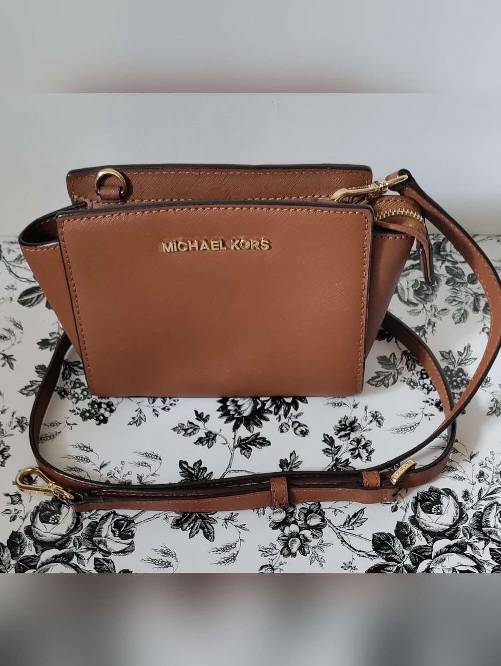 Michael Kors Selma Mini Saffiano Leather Crossbody